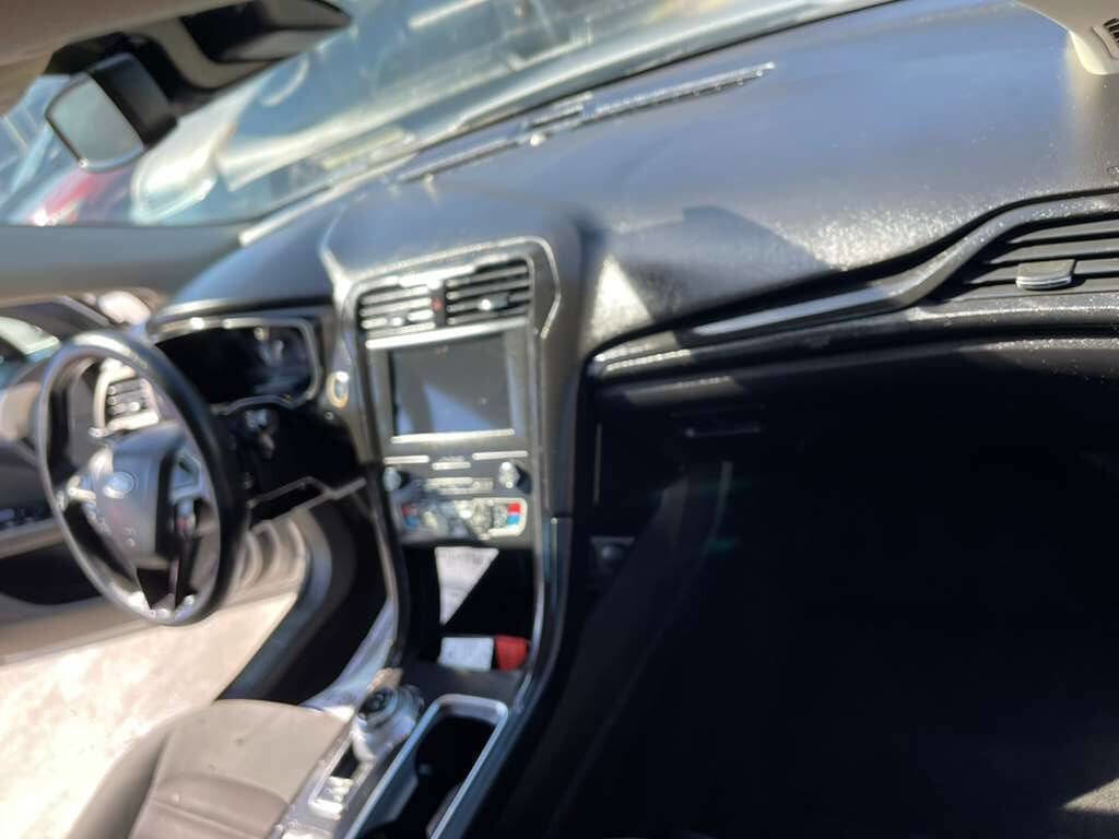 Used 2019 Ford Fusion SE image 11