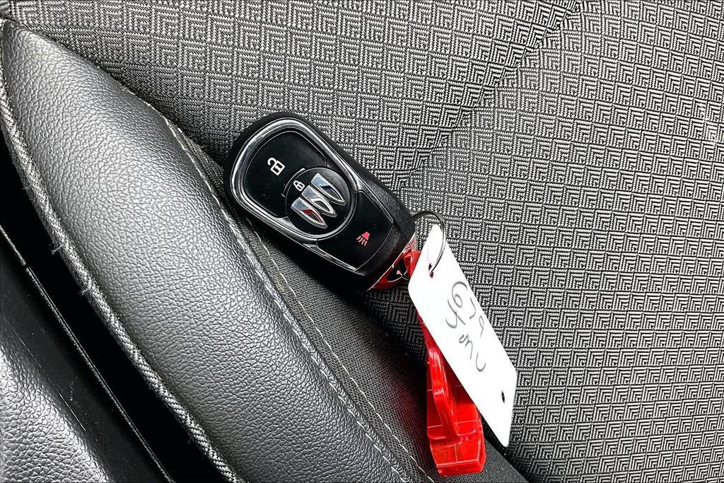 Used 2025 Buick Encore GX Preferred FWD image 33