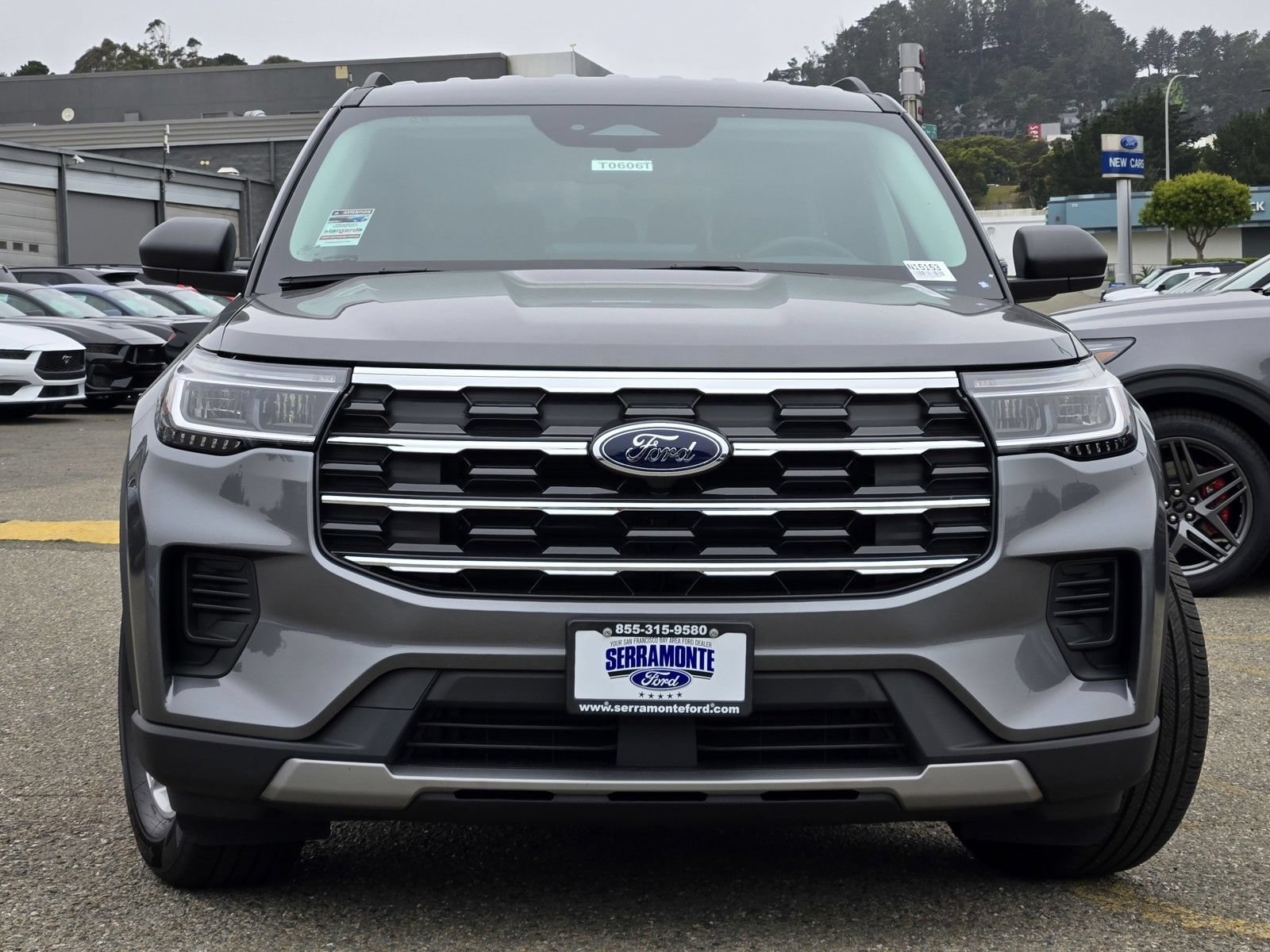New 2026 Ford Explorer Active RWD image 3