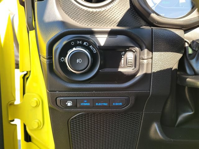 Used 2024 Jeep Wrangler Unlimited Rubicon 4xe AWD/4WD image 15