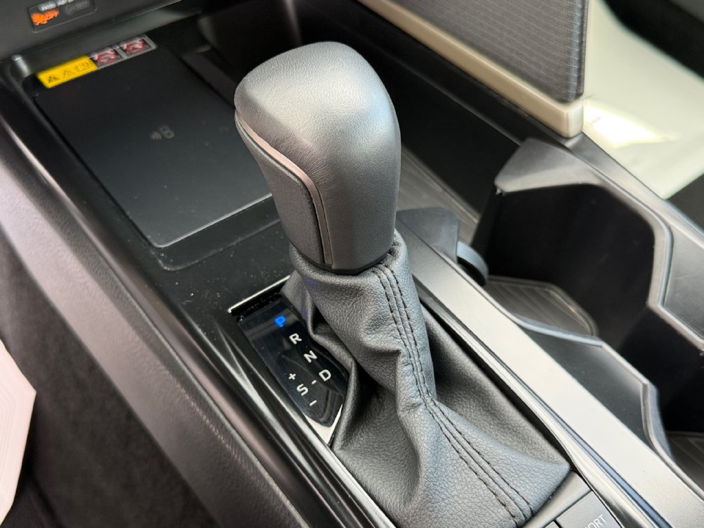 Used 2026 Toyota Camry SE FWD image 28