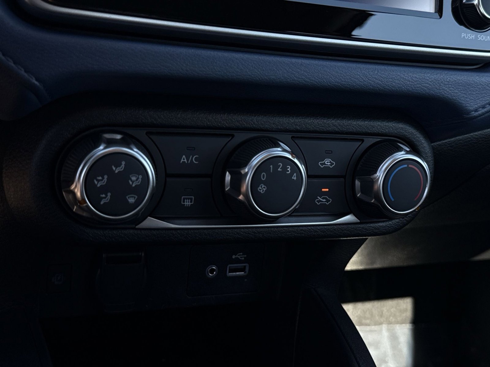 Used 2025 Nissan Versa SV image 20