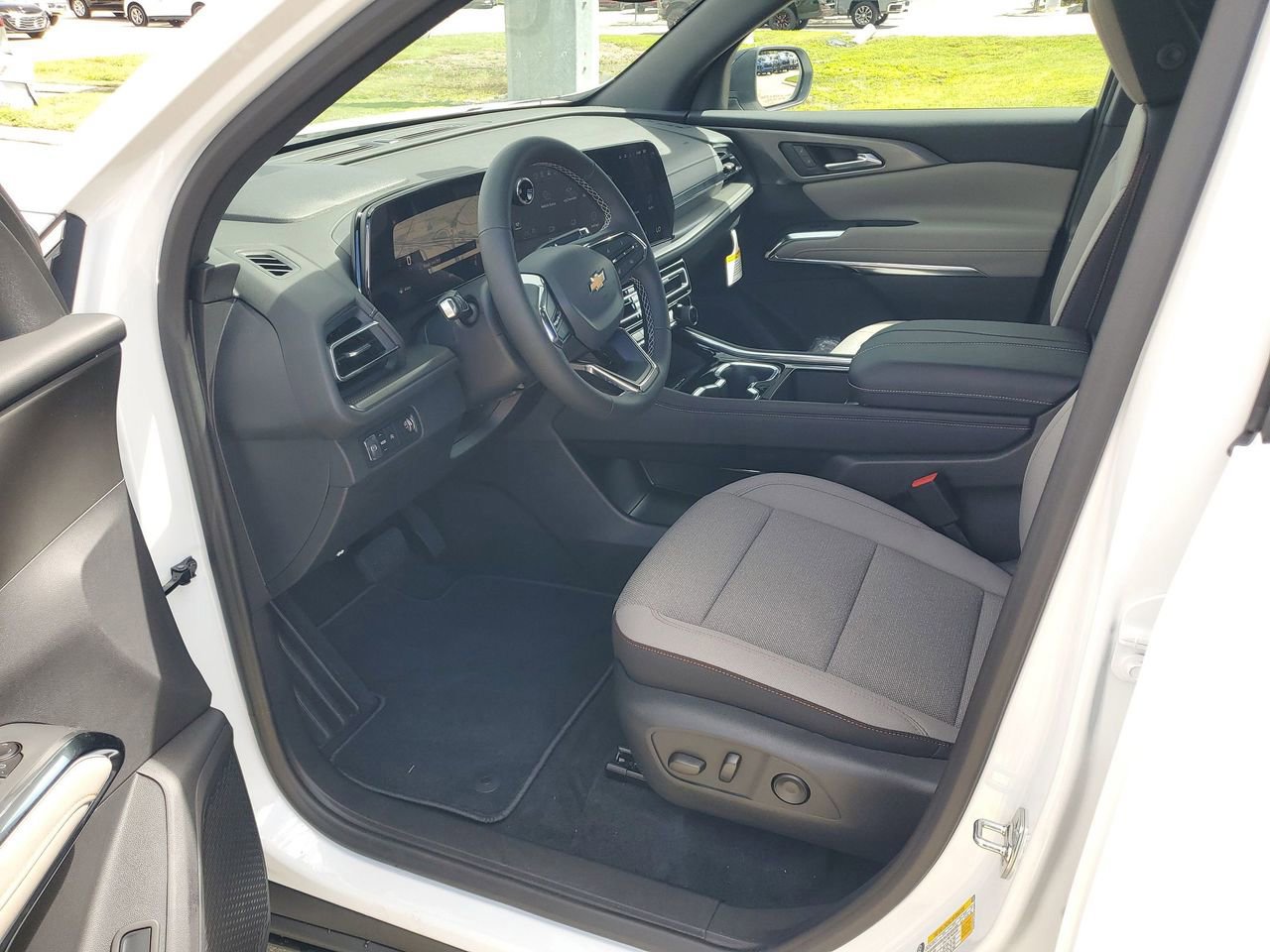 New 2026 Chevrolet Traverse LT image 18