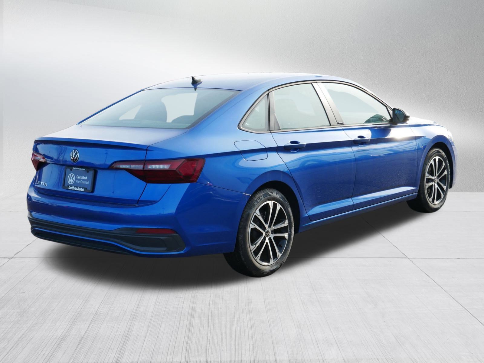 Certified 2024 Volkswagen Jetta Sport image 7