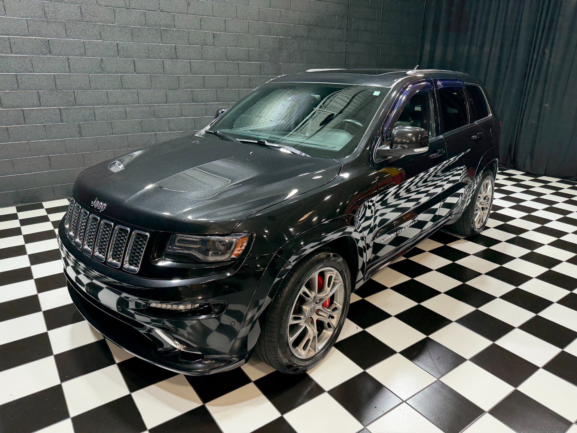 Used 2014 Jeep Grand Cherokee SRT8 w/ Luxury Group II AWD/4WD image 6