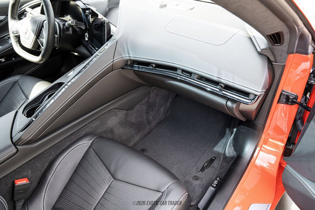 Used 2024 Chevrolet Corvette Stingray Premium Cpe w/ Z51 Performance Package RWD image 57