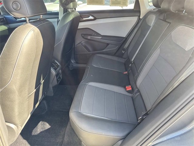 Certified 2022 Volkswagen Taos SE image 9