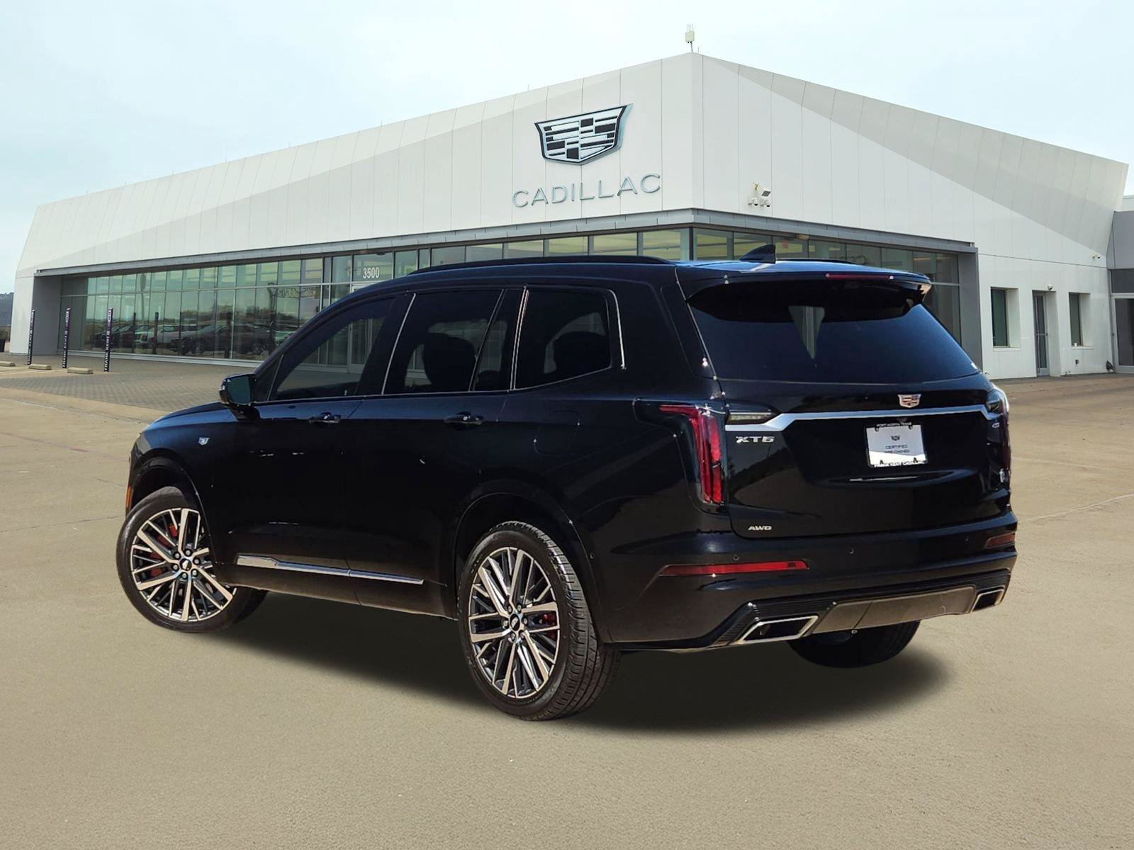 Certified 2025 Cadillac XT6 Sport w/ Technology Package AWD/4WD image 4