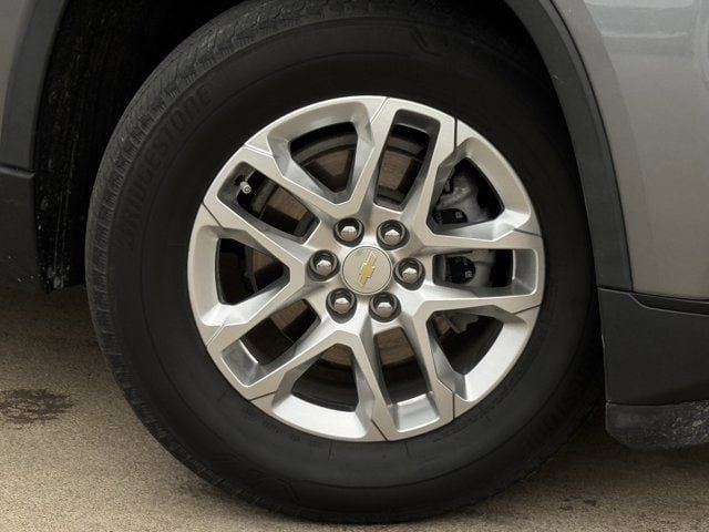 Used 2021 Chevrolet Traverse LS FWD image 33