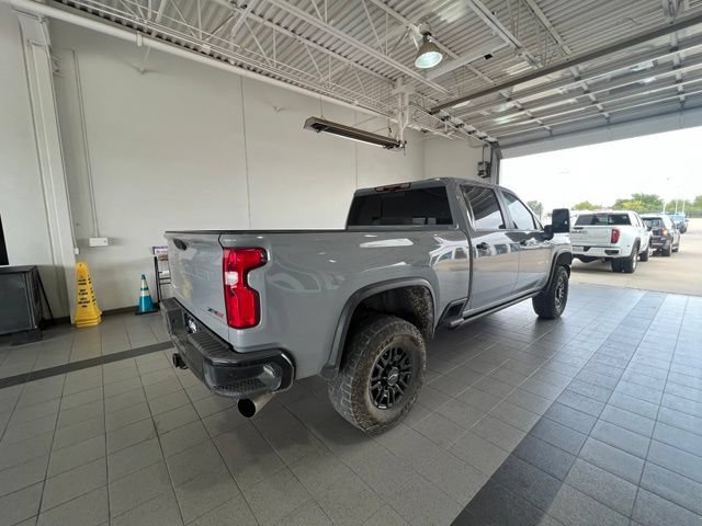 Used 2024 Chevrolet Silverado 2500 ZR2 w/ Technology Package AWD/4WD image 4