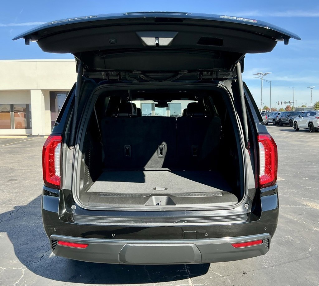 Used 2023 GMC Yukon XL AT4 image 17