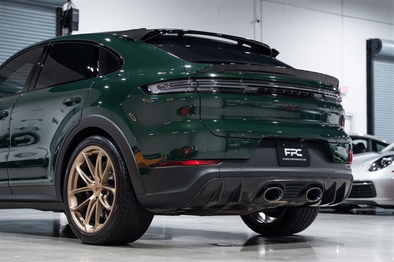 Used 2024 Porsche Cayenne Turbo GT AWD/4WD image 17