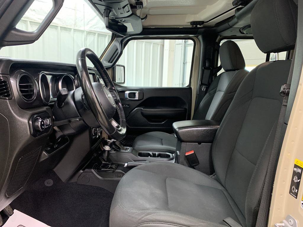 Used 2022 Jeep Gladiator Sport AWD/4WD image 4