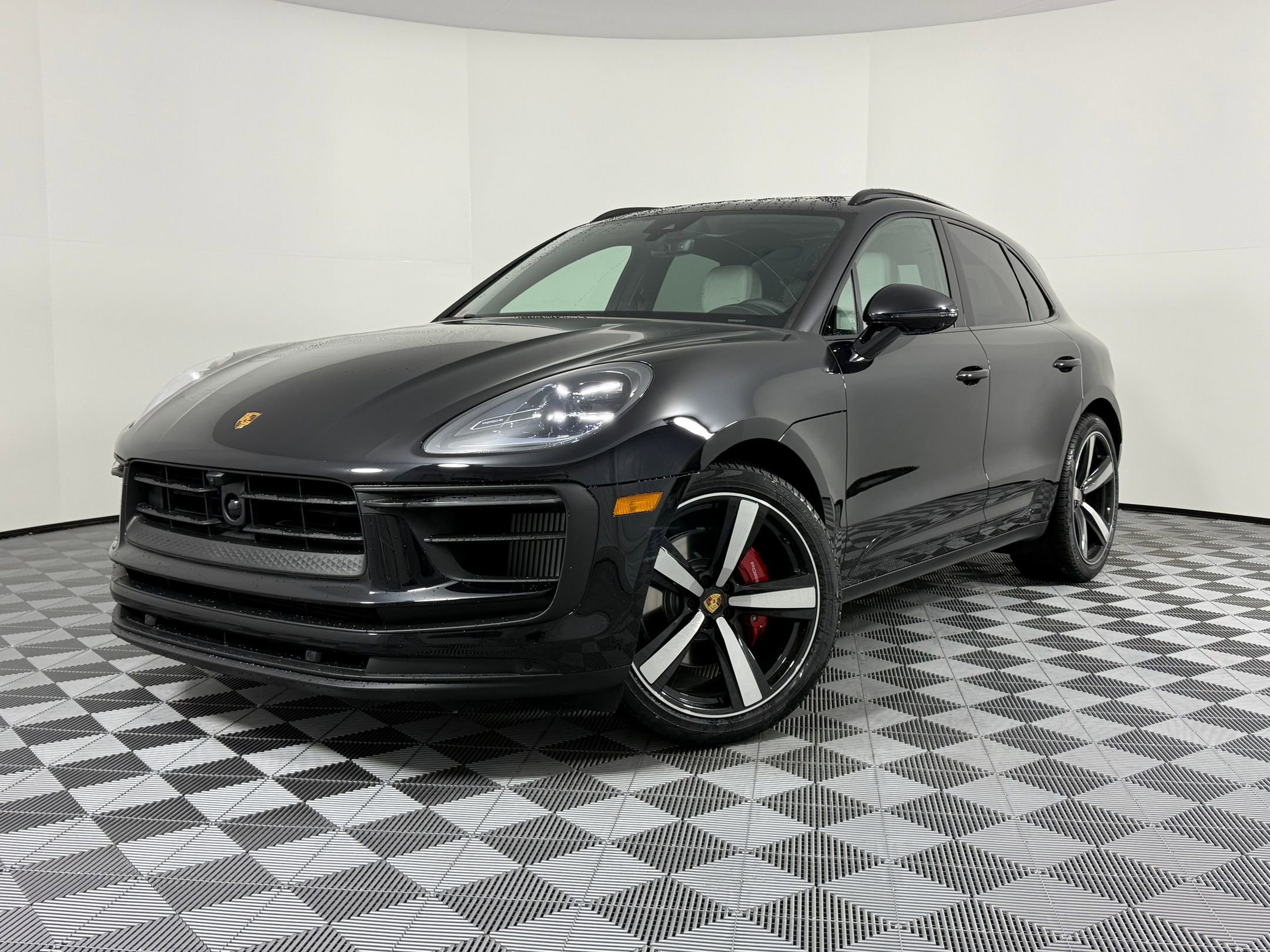 New 2026 Porsche Macan S AWD/4WD image 1