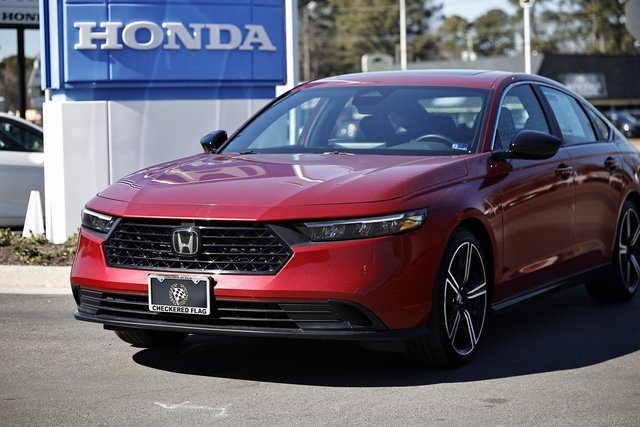 Used 2024 Honda Accord Sport image 2