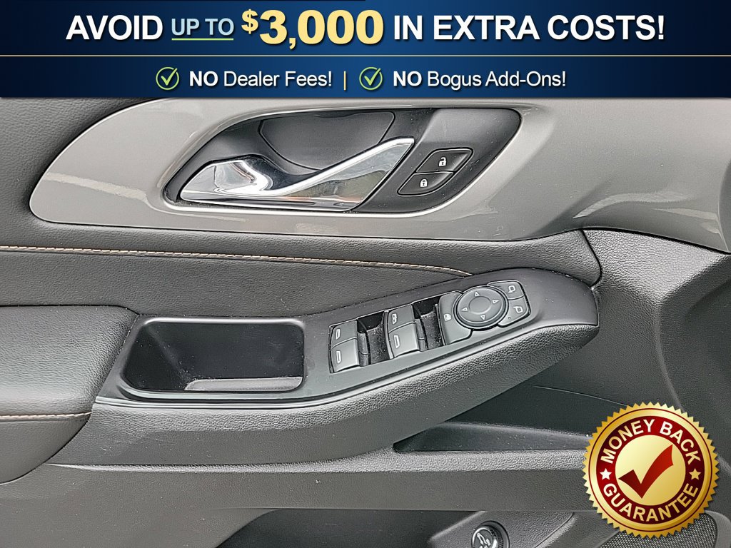Used 2020 Chevrolet Traverse LT FWD image 19
