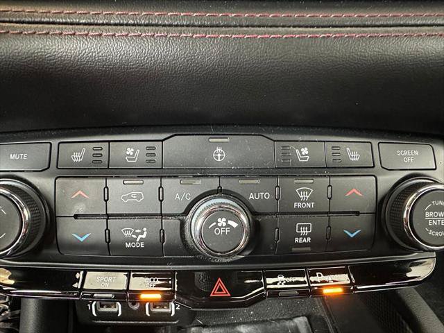 Certified 2022 Dodge Durango R/T w/ Blacktop Package AWD/4WD image 7