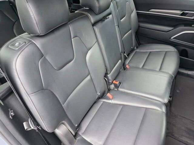Used 2022 Kia Telluride LX image 32