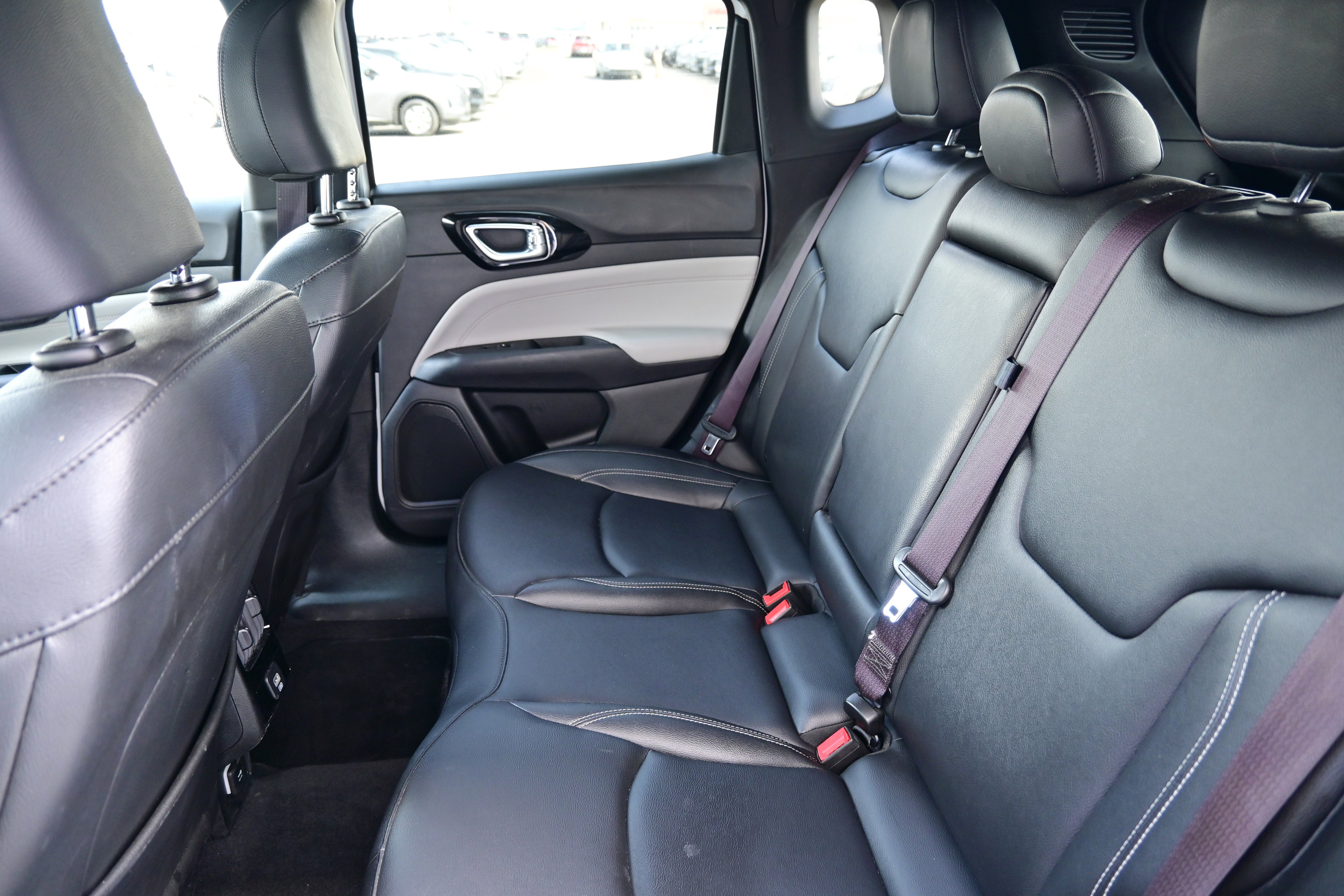 Used 2025 Jeep Compass Limited AWD/4WD image 15