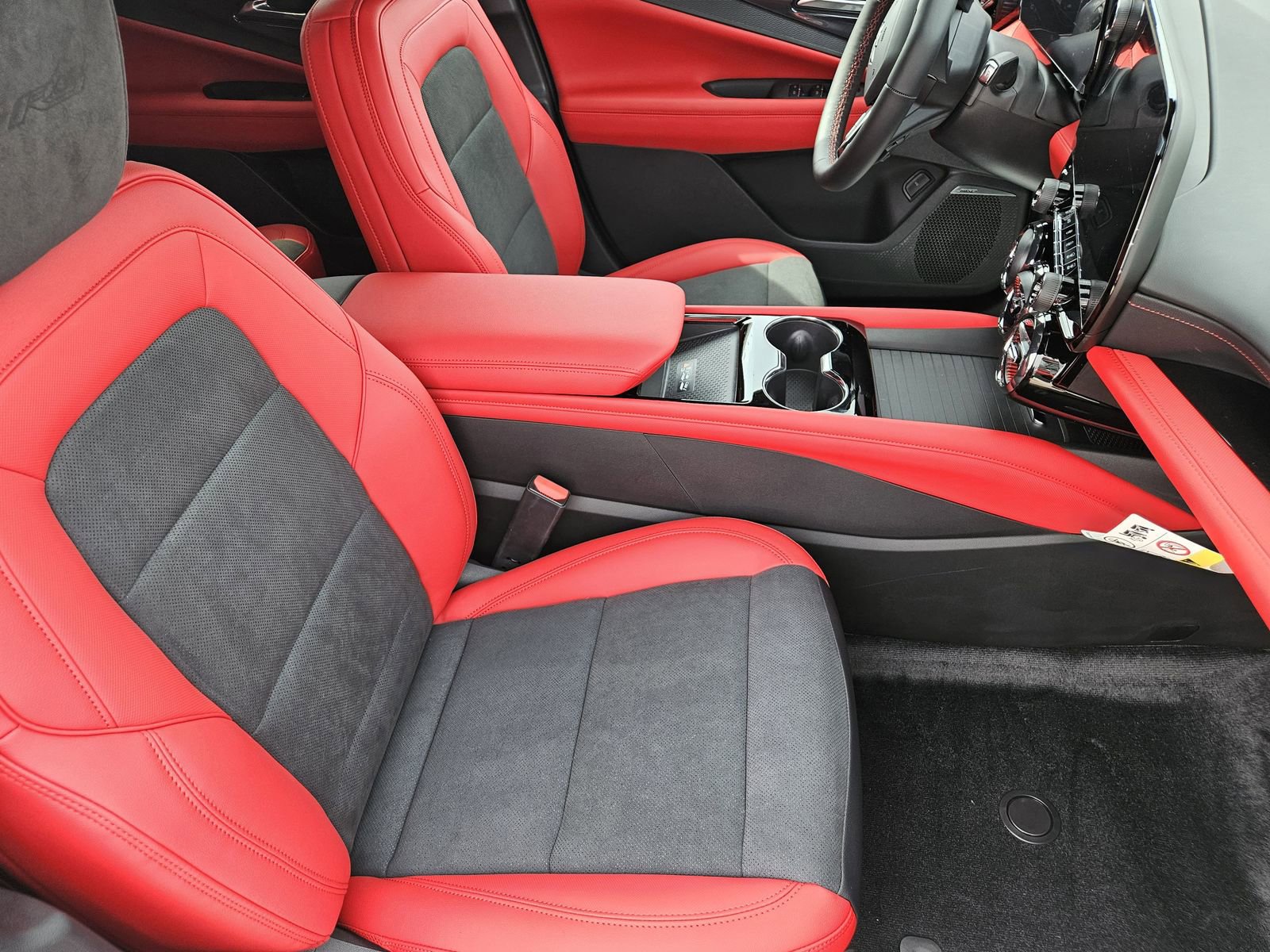 Certified 2025 Chevrolet Blazer EV RS image 18