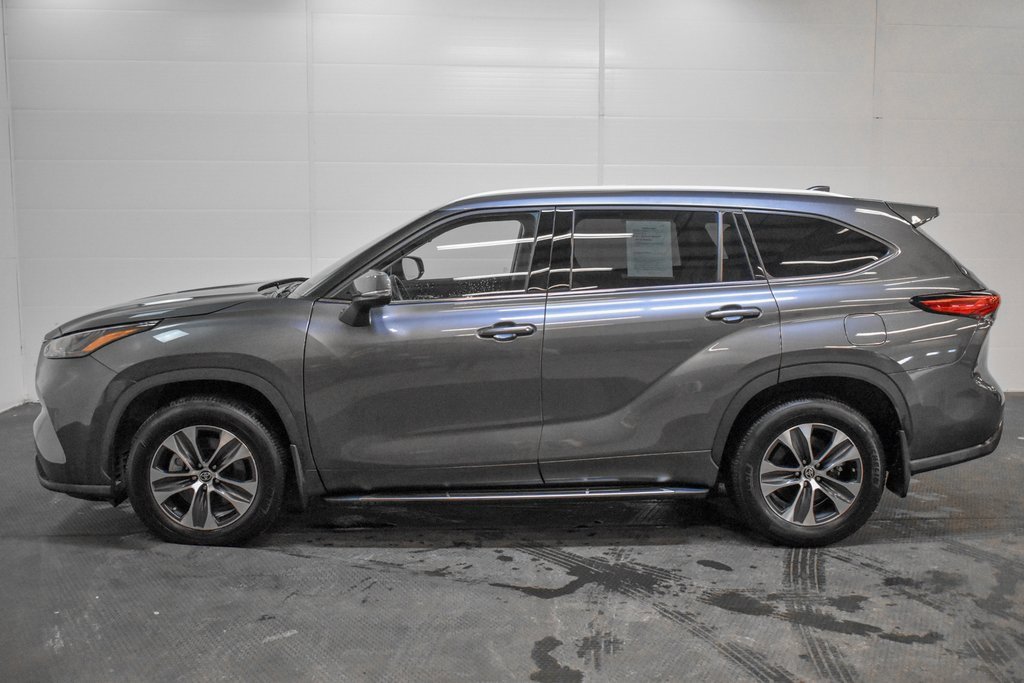 Used 2022 Toyota Highlander XLE image 4