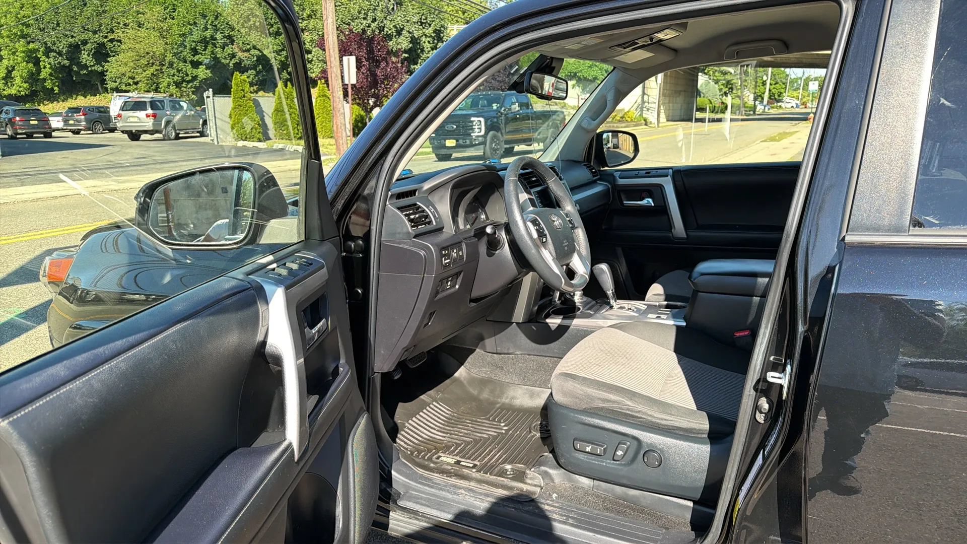 Used 2021 Toyota 4Runner SR5 AWD/4WD image 22