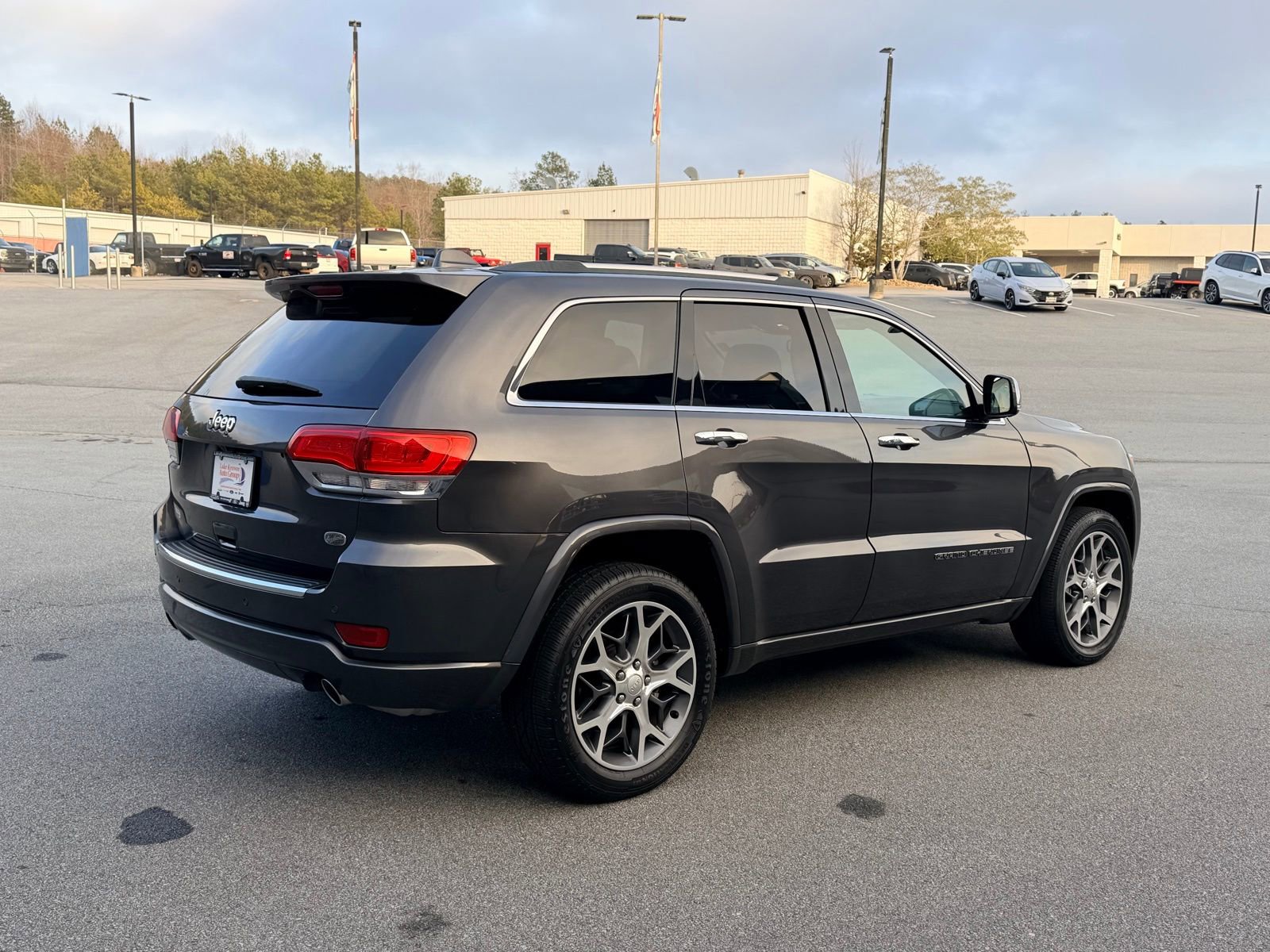 Used 2021 Jeep Grand Cherokee Overland RWD image 10