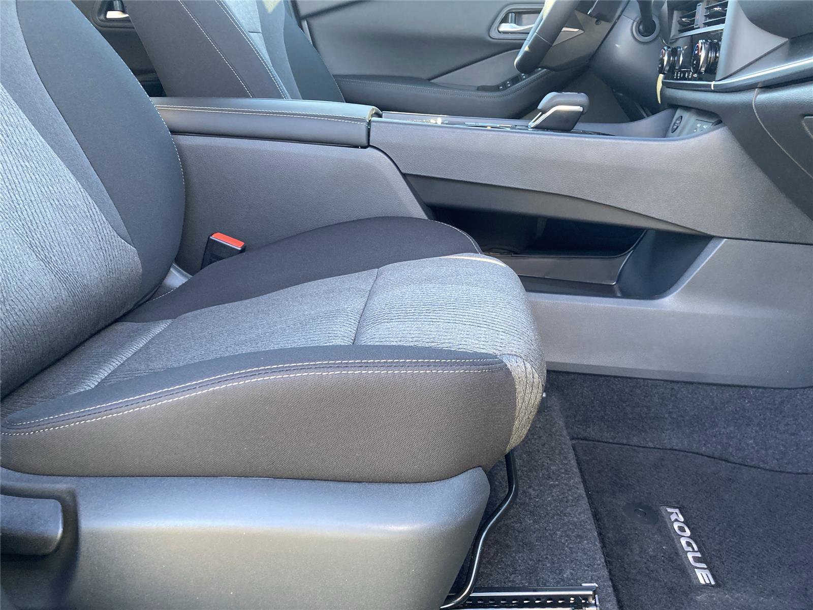 New 2026 Nissan Rogue SV image 32