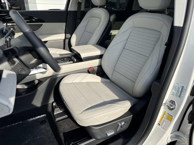 New 2026 Lincoln Nautilus Reserve AWD/4WD image 16