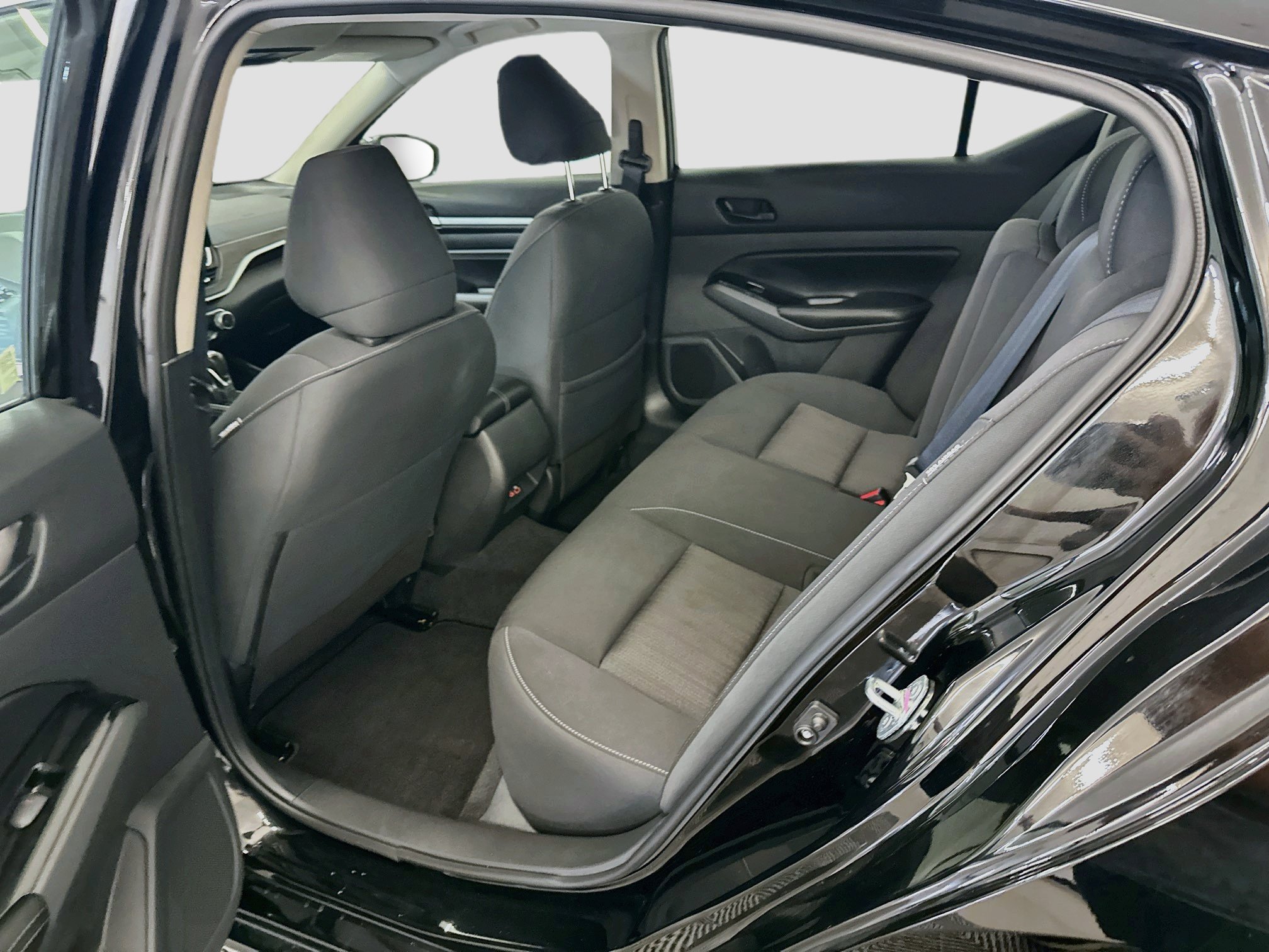 Used 2023 Nissan Altima 2.5 SV w/ SV Premium Package FWD image 30