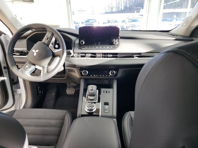 Used 2023 Mitsubishi Outlander SE AWD/4WD image 18