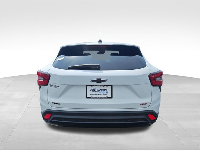 Used 2025 Chevrolet Trax RS w/ Driver Confidence Package FWD image 4