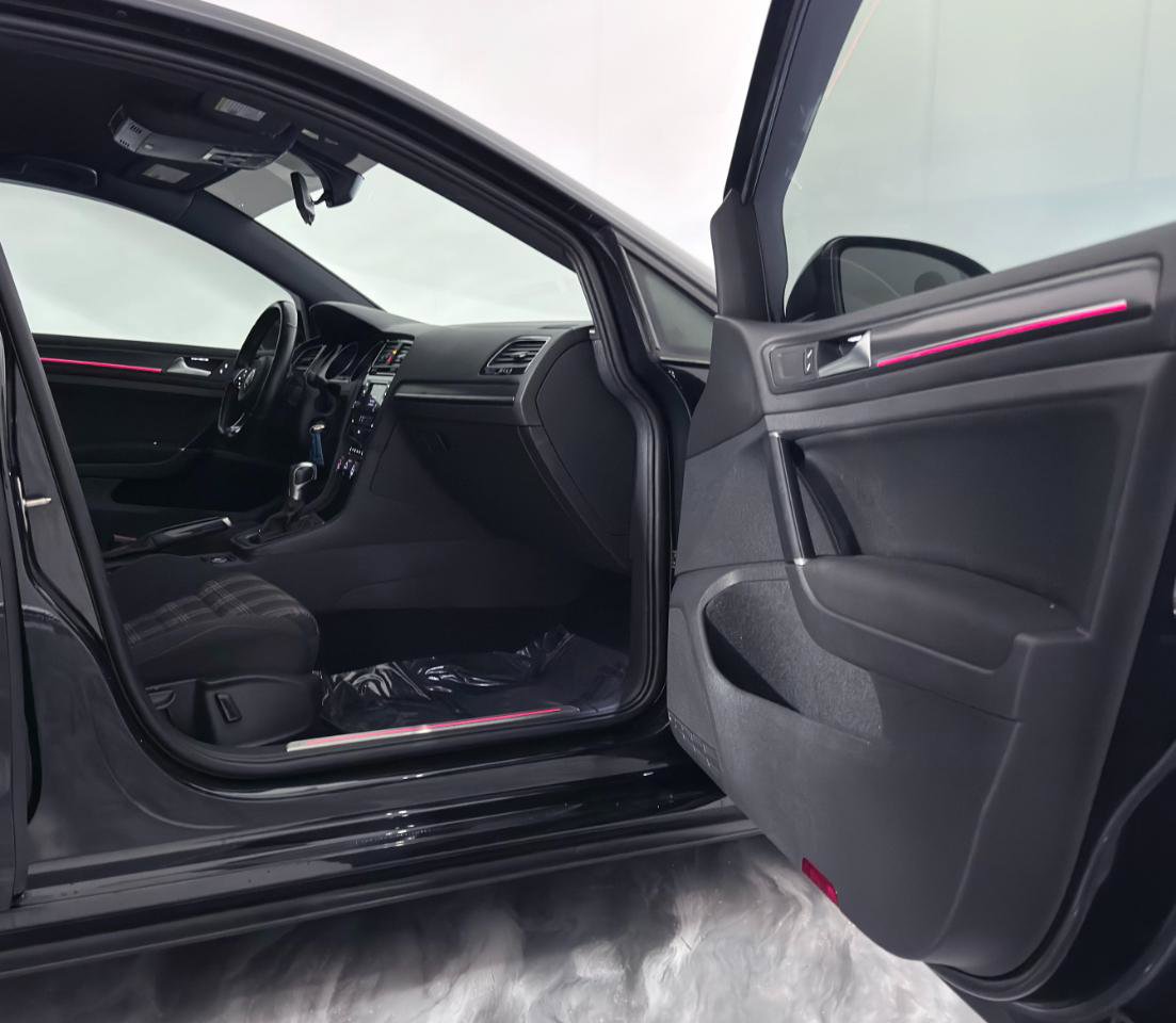 Used 2019 Volkswagen GTI SE FWD image 24