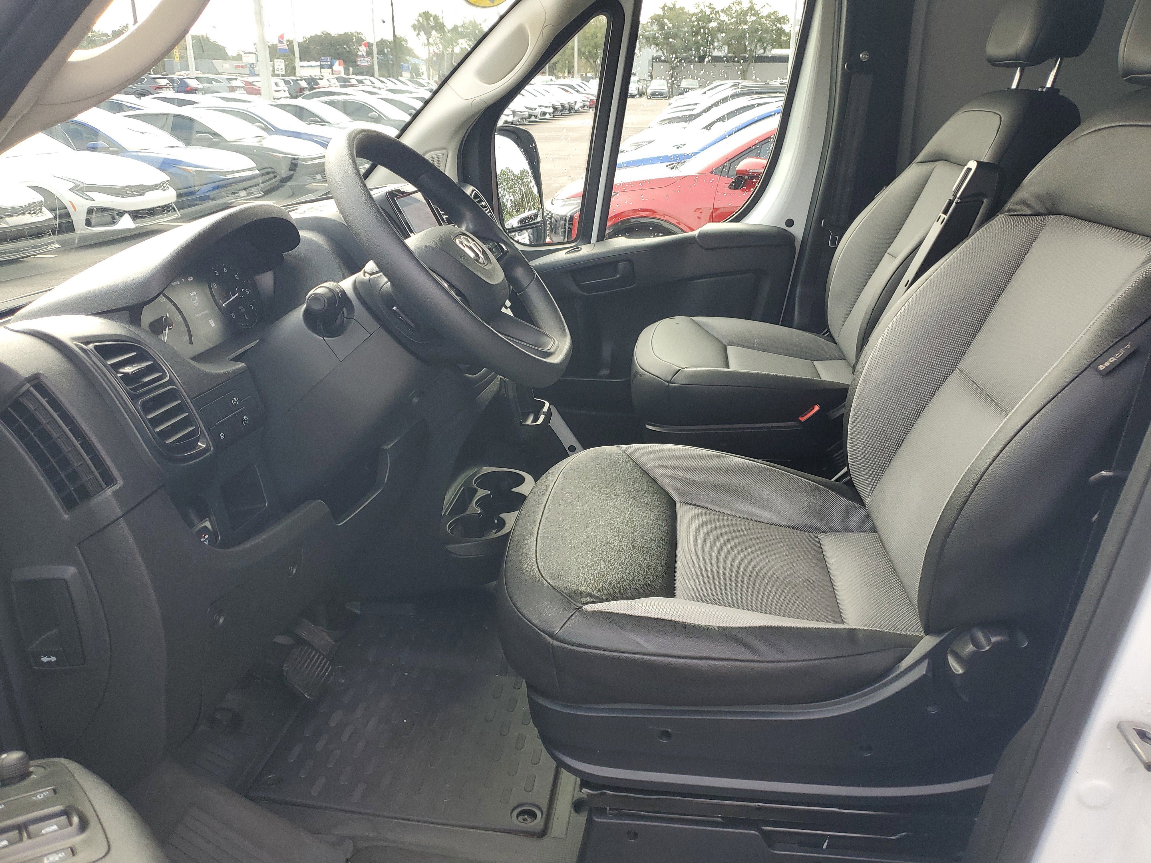 Used 2025 RAM ProMaster 2500 w/ Convenience Group image 21