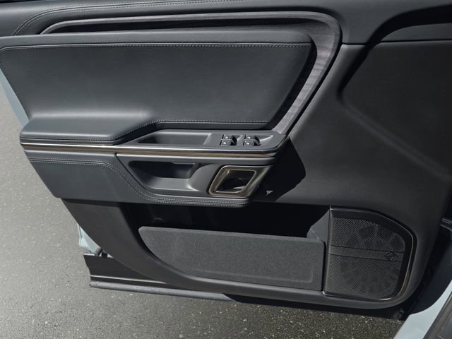Used 2024 Rivian R1S Adventure image 30