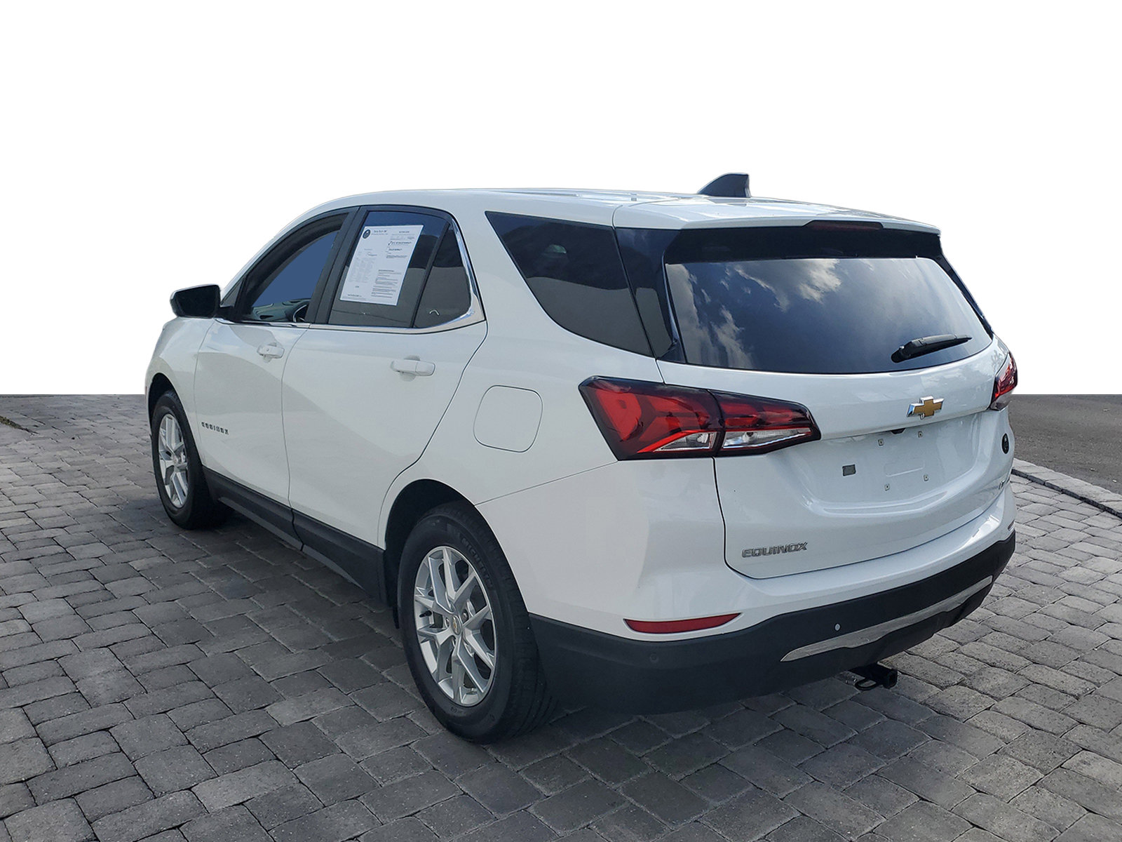Used 2024 Chevrolet Equinox LT w/ LPO, Cargo Package FWD image 4