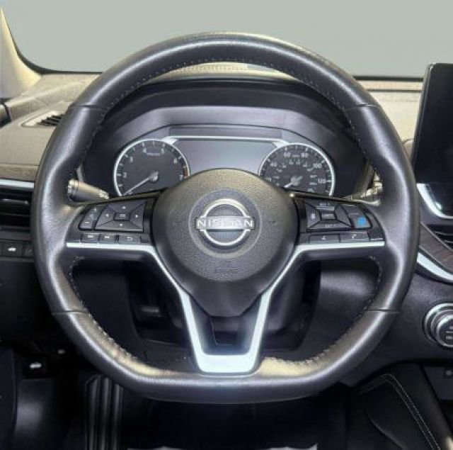 Used 2024 Nissan Altima 2.5 SL image 3