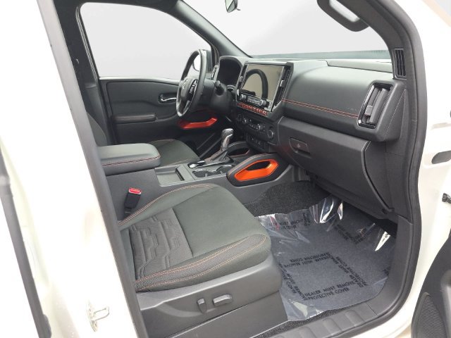 Used 2025 Nissan Frontier PRO-4X AWD/4WD image 37