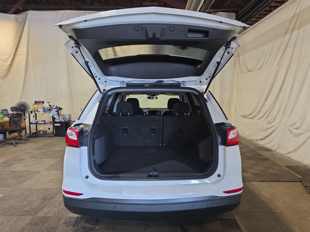 Used 2020 Chevrolet Equinox LS w/ LPO, Roadside Safety Package AWD/4WD image 19