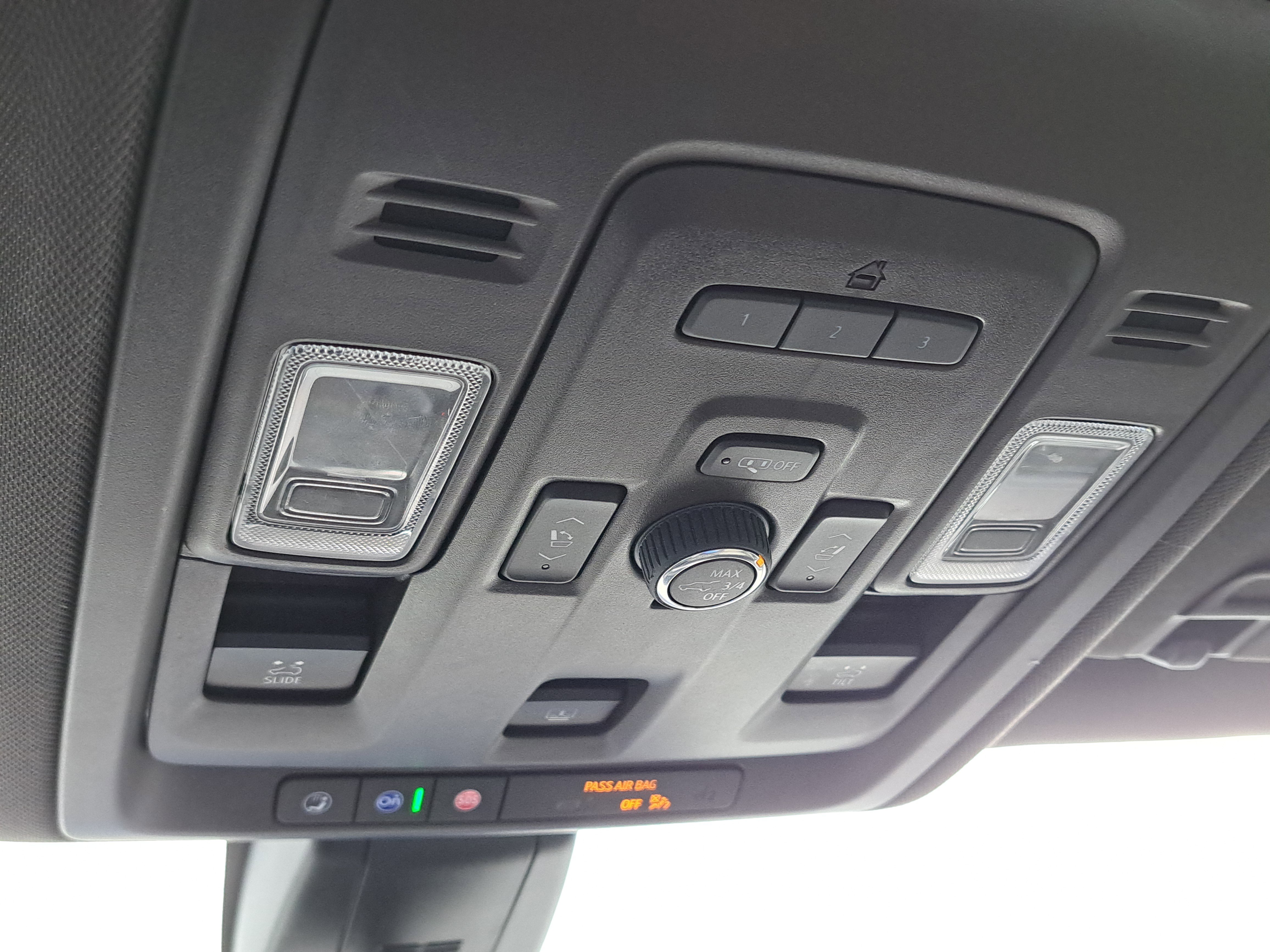 Used 2022 GMC Yukon XL SLT w/ SLT Luxury Package image 24