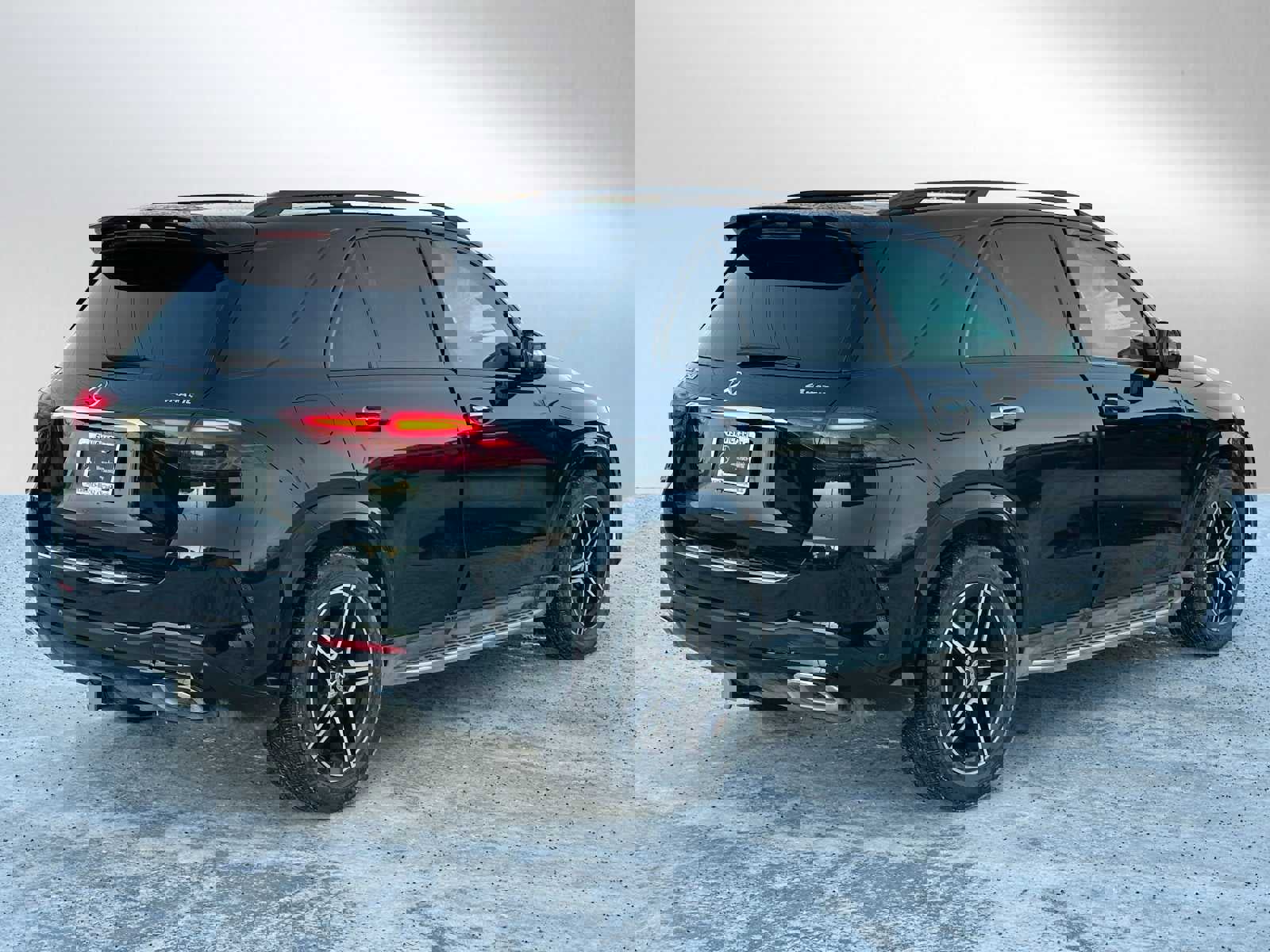 Used 2024 Mercedes-Benz GLE 450 4MATIC image 3