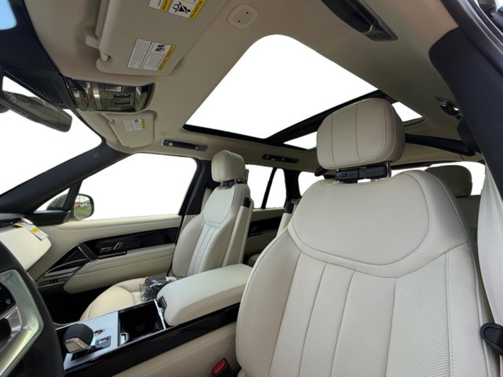 New 2026 Land Rover Range Rover SE AWD/4WD image 12