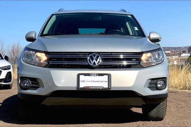 Used 2012 Volkswagen Tiguan SE image 3