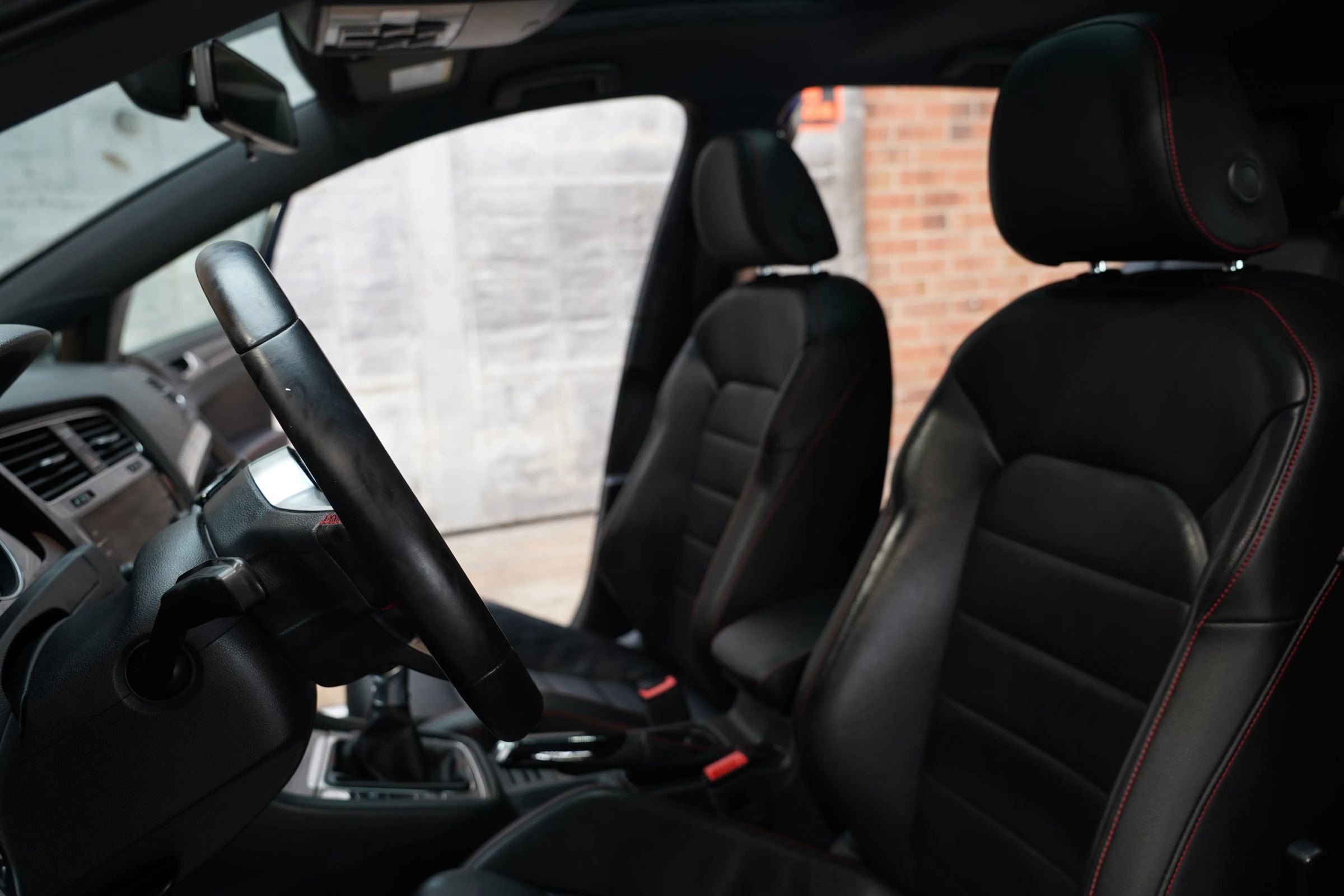 Used 2018 Volkswagen GTI SE w/ SE Leather Package image 34