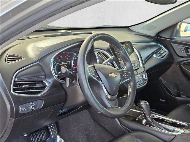 Used 2017 Chevrolet Malibu Premier w/ Premier Sun and Wheel Package image 10