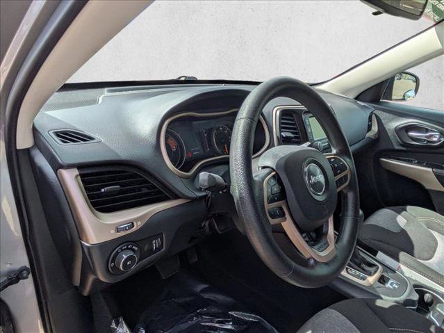 Used 2018 Jeep Cherokee Latitude image 10