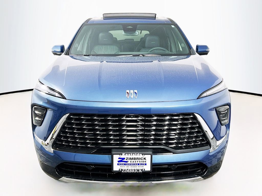 Certified 2025 Buick Enclave Avenir w/ Trailering Package, 5000 lbs. AWD/4WD image 2