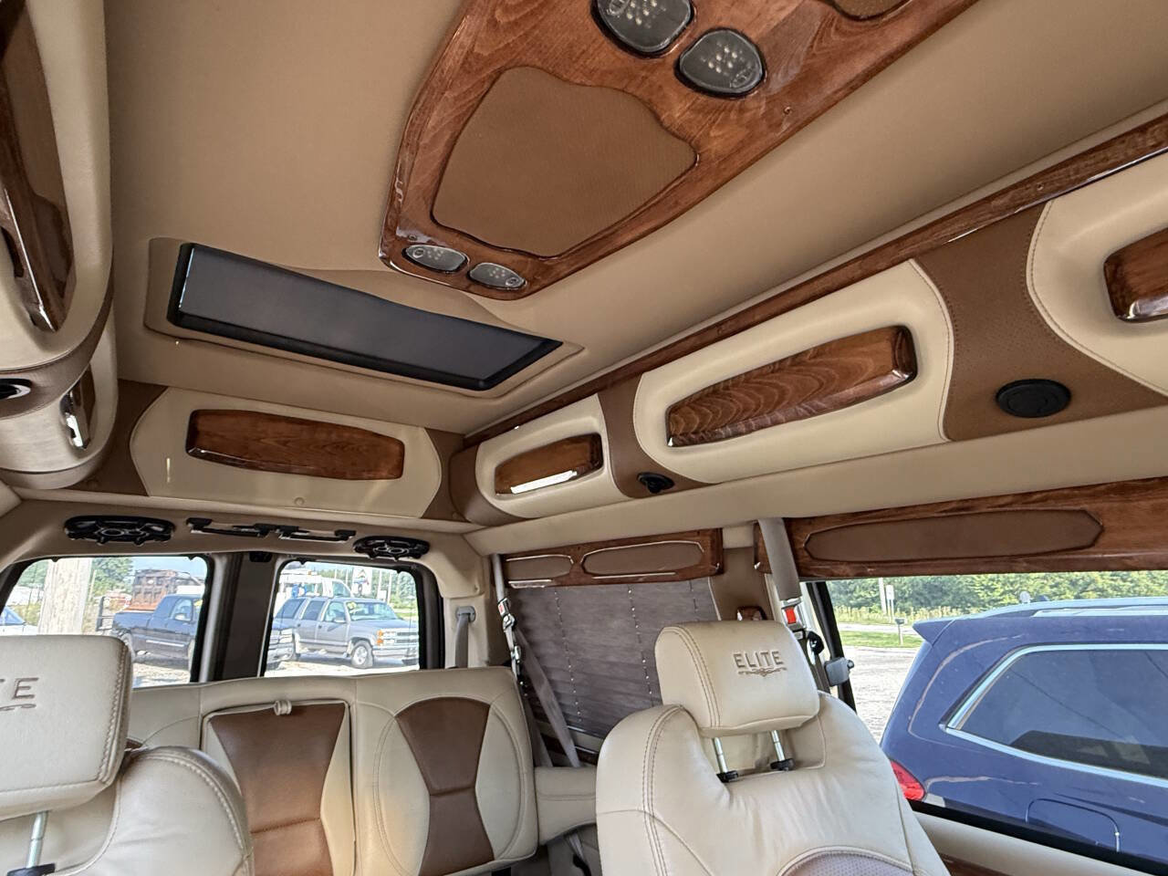 Used 2015 Chevrolet Express 2500 image 26