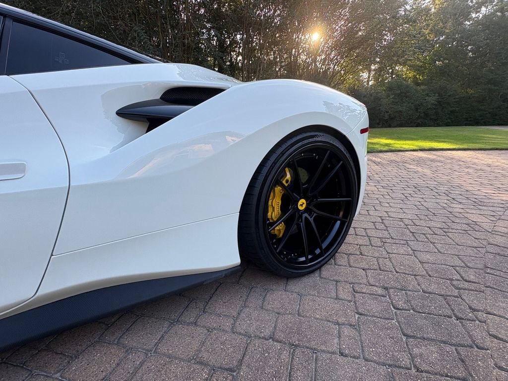 Used 2019 Ferrari 488 GTB RWD image 6
