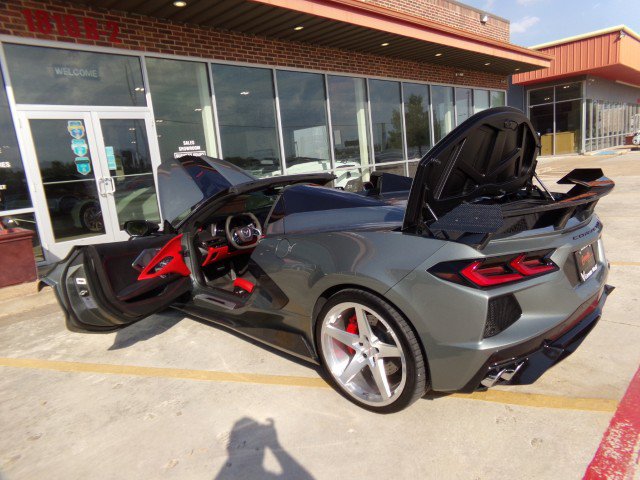 Used 2022 Chevrolet Corvette Stingray Premium Conv w/ Z51 Performance Package RWD image 13
